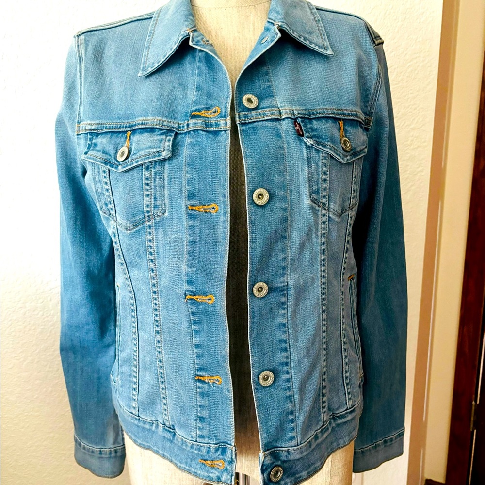 Levi’s women’s Jean jacket